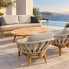 Kelebek Teak Oturma Grubu, kanepe, iki tekli koltuk ve oval sehpayla modern terasta